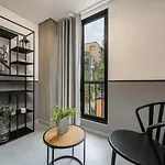 Apt In El Poblado, Walkable Area With Parking 215