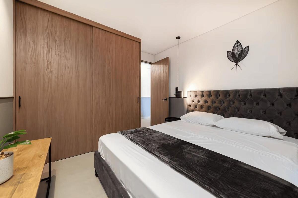 In El Poblado, Walkable Area With Parking 215 Apartamento Medellín