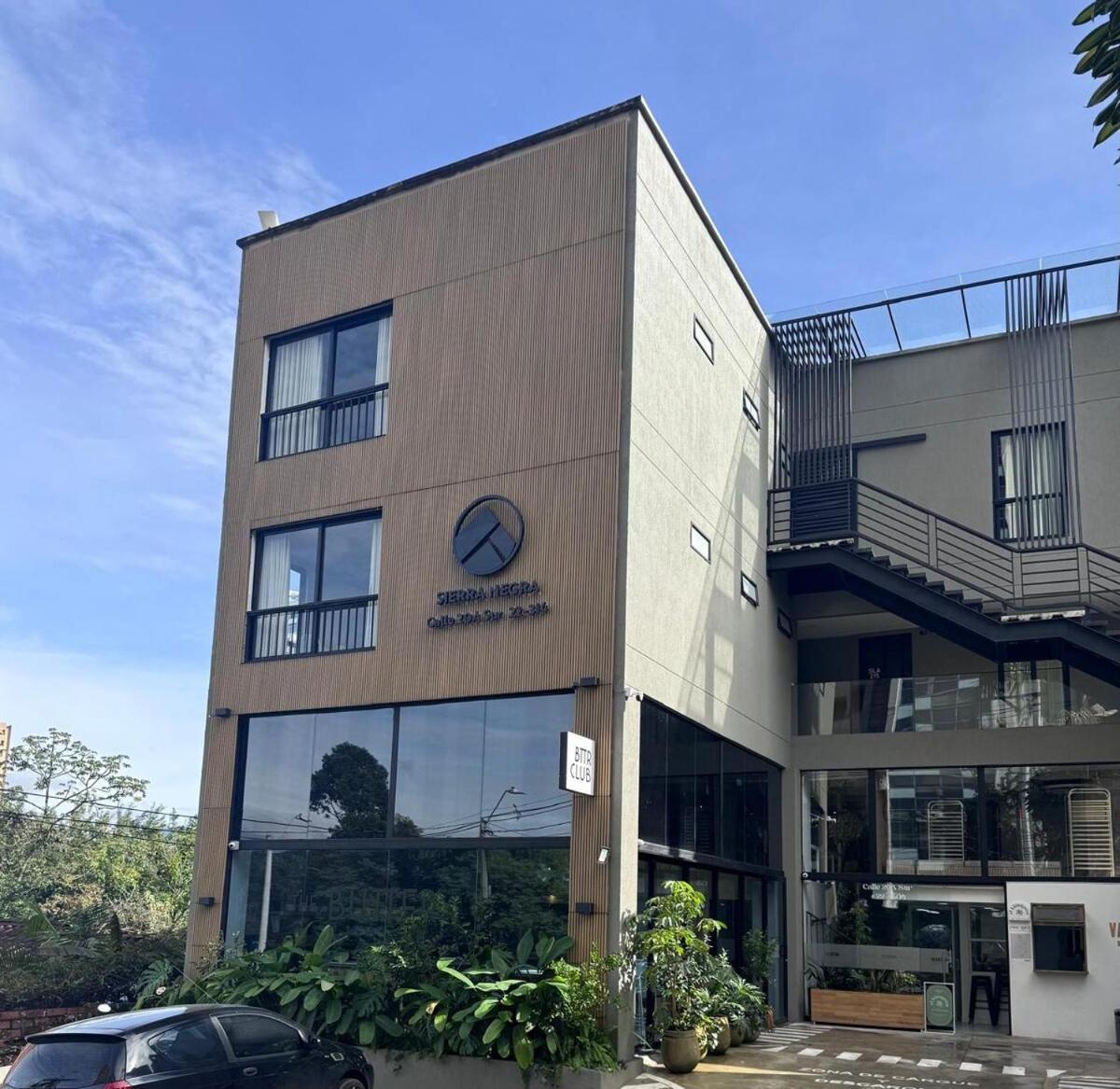 In El Poblado, Walkable Area With Parking 215