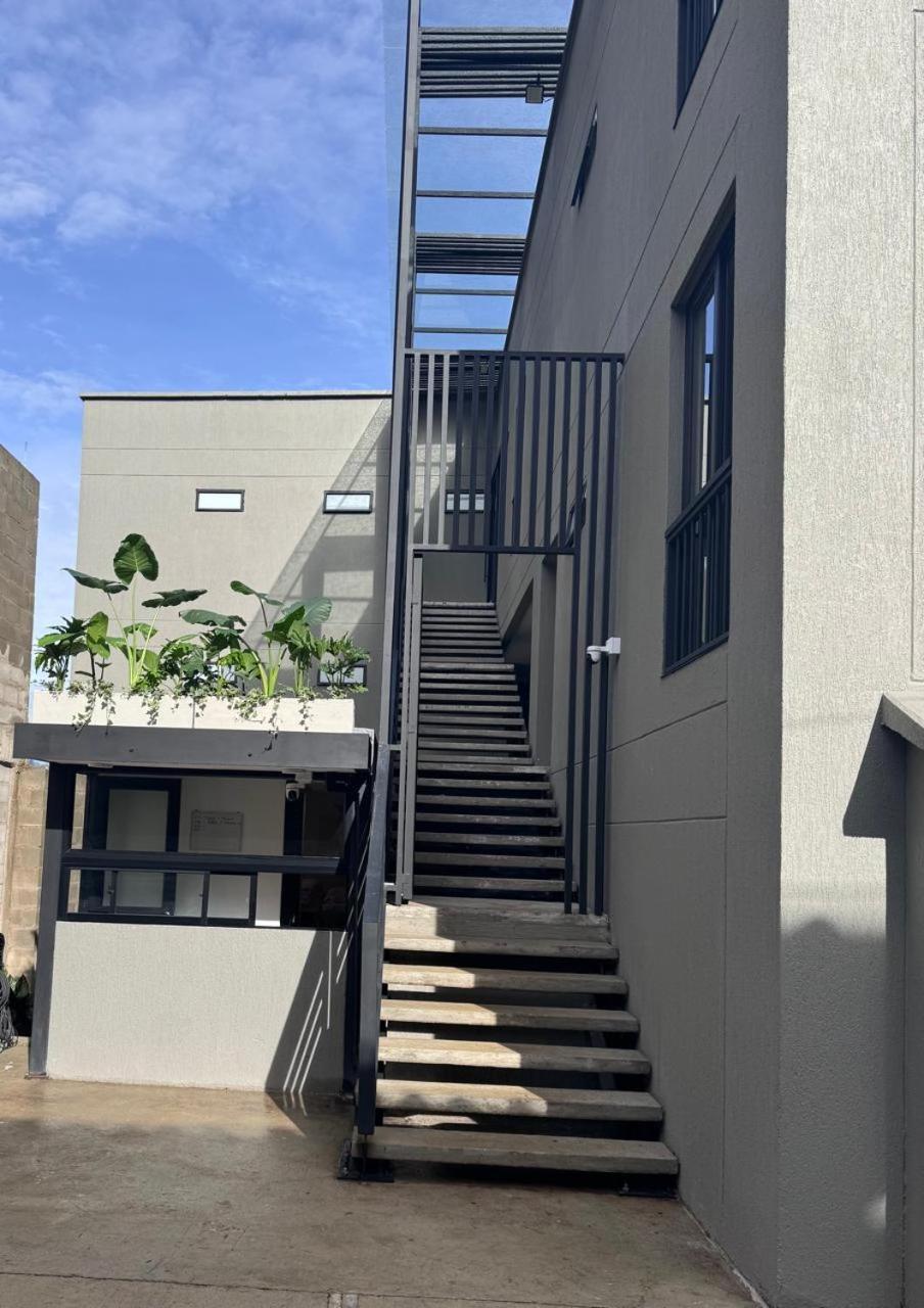 In El Poblado, Walkable Area With Parking 215 Apartamento